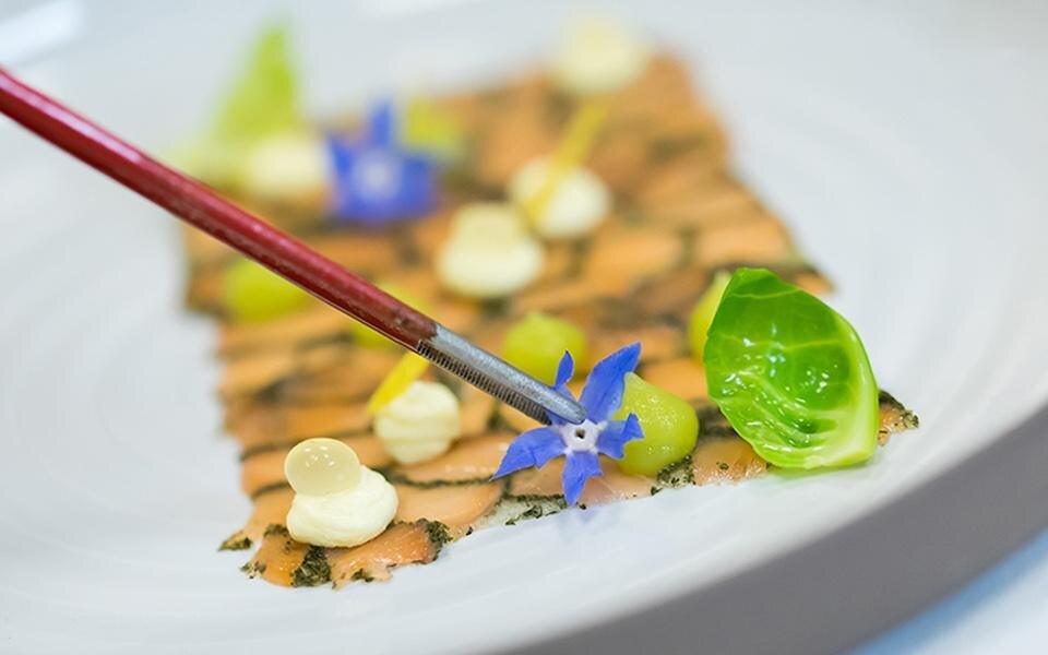 Spinnaker dish