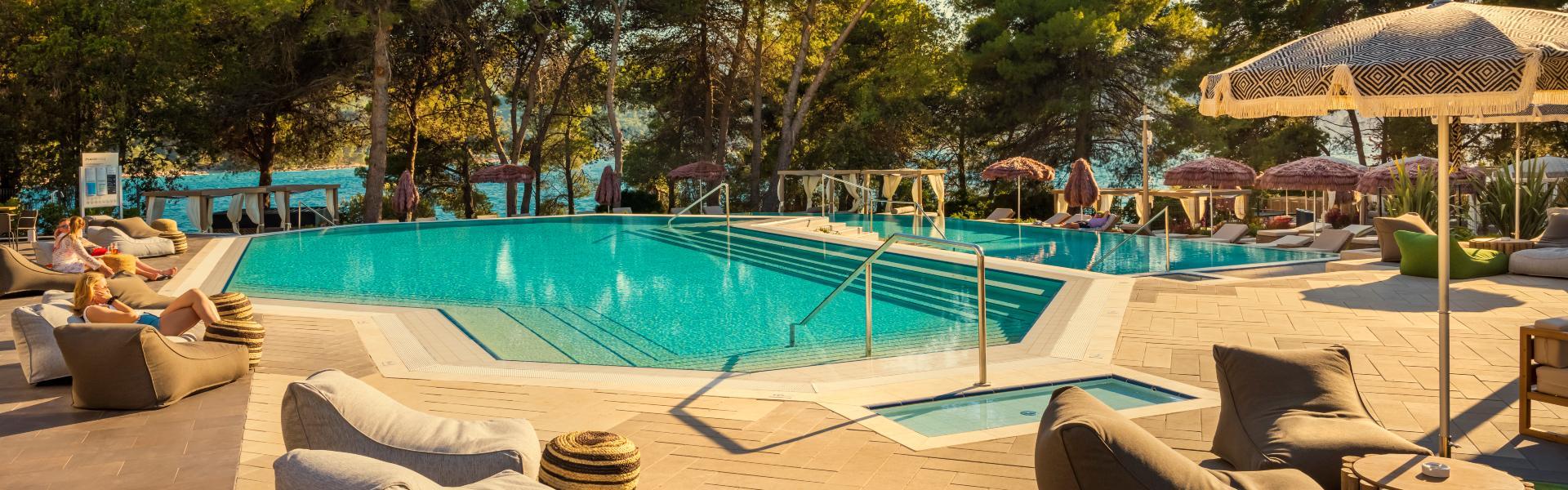 Hvar pool