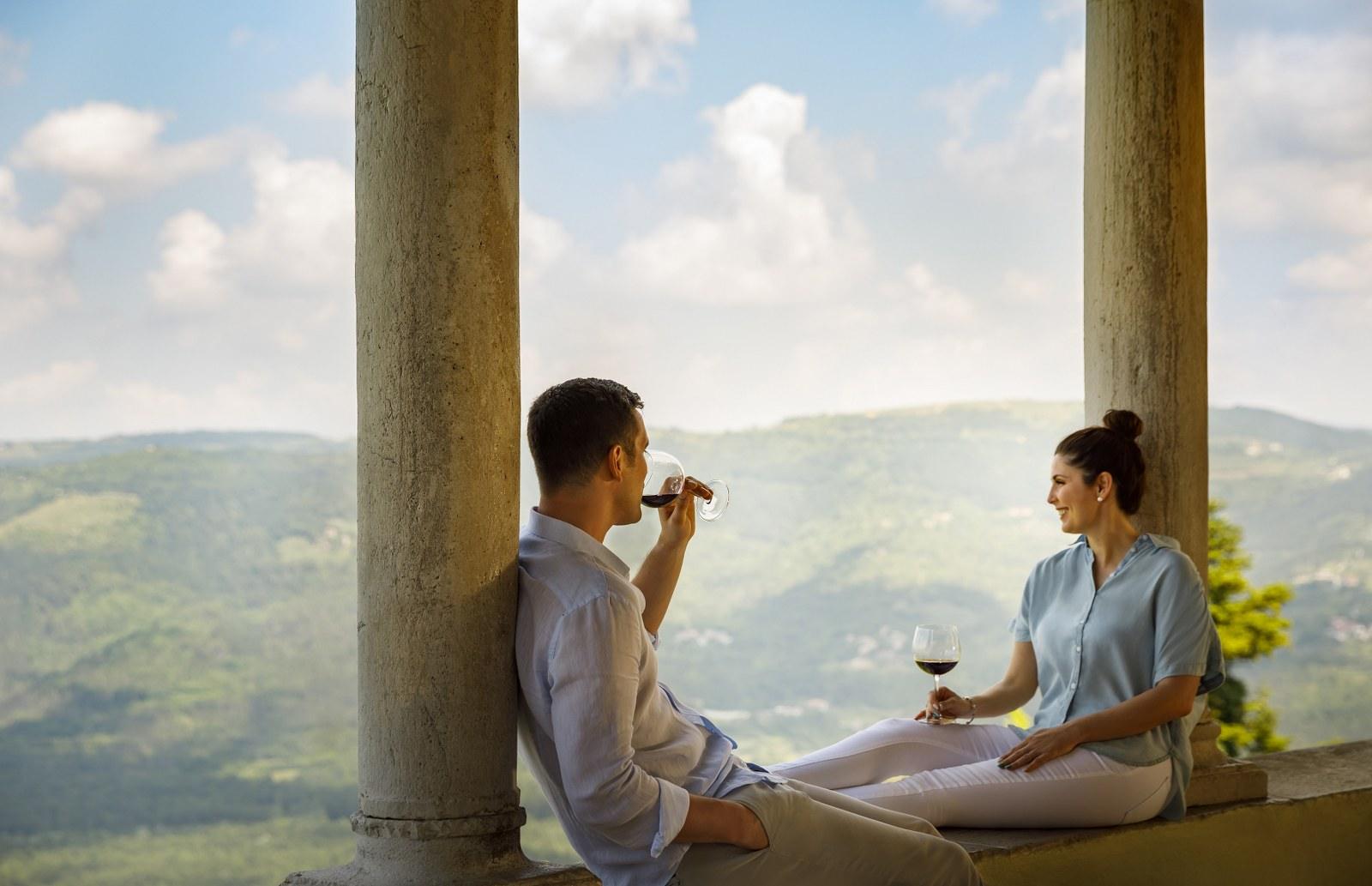 Couple drinking wine