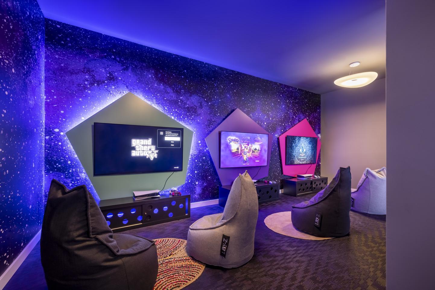 Maro World Game Lounge