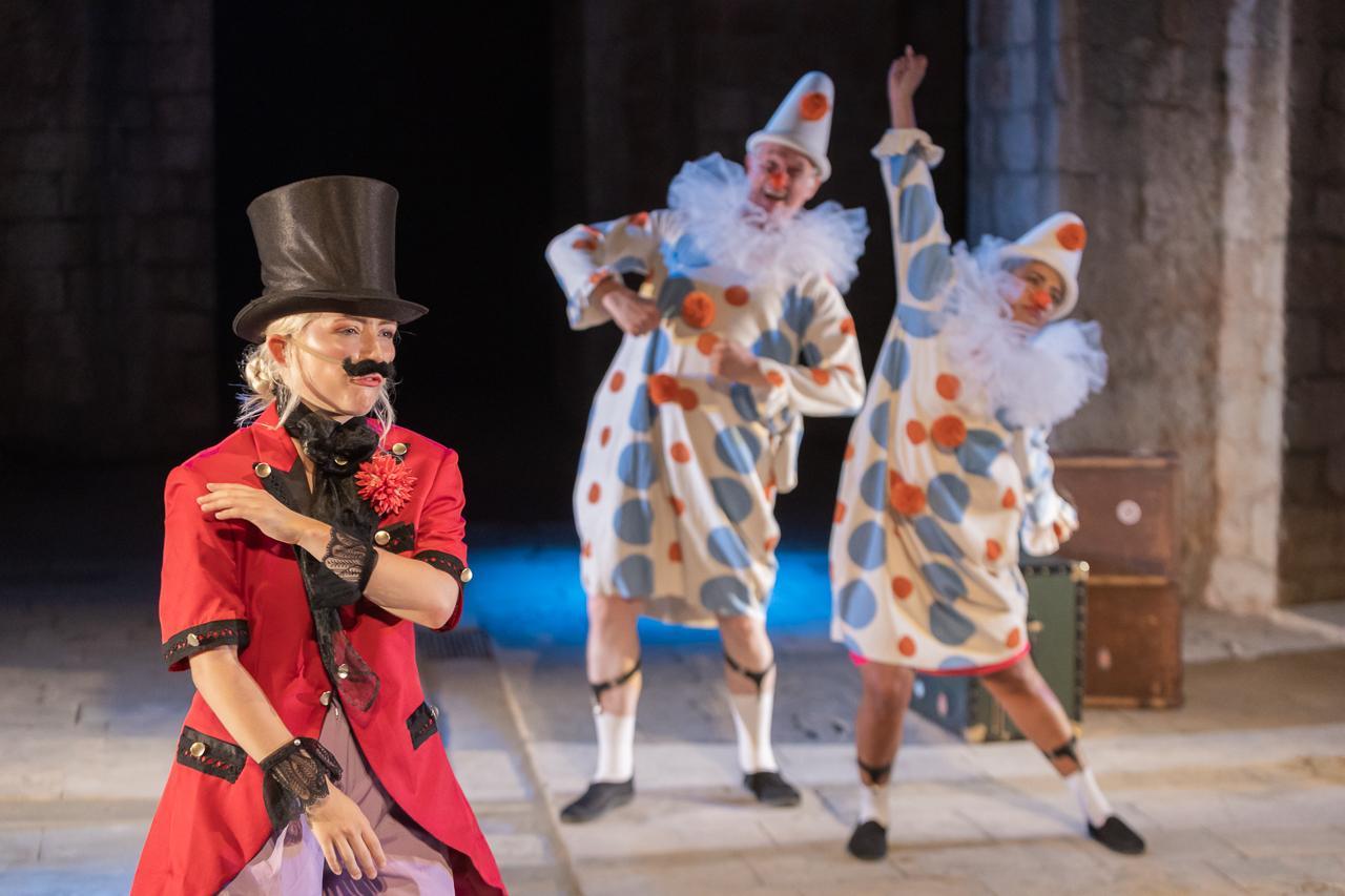 Mittsommer-Szenenfestival in Dubrovnik