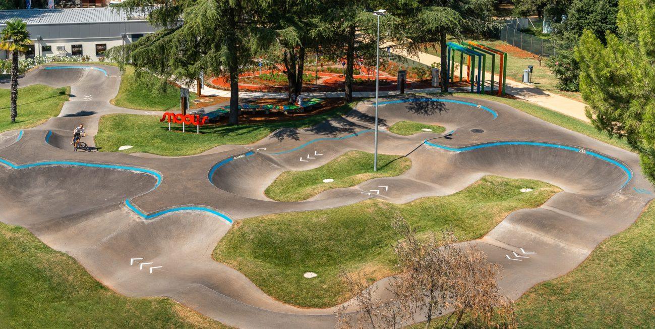 Luftbild des Bikeparks am Geb&auml;ude des Bike Center Poreč