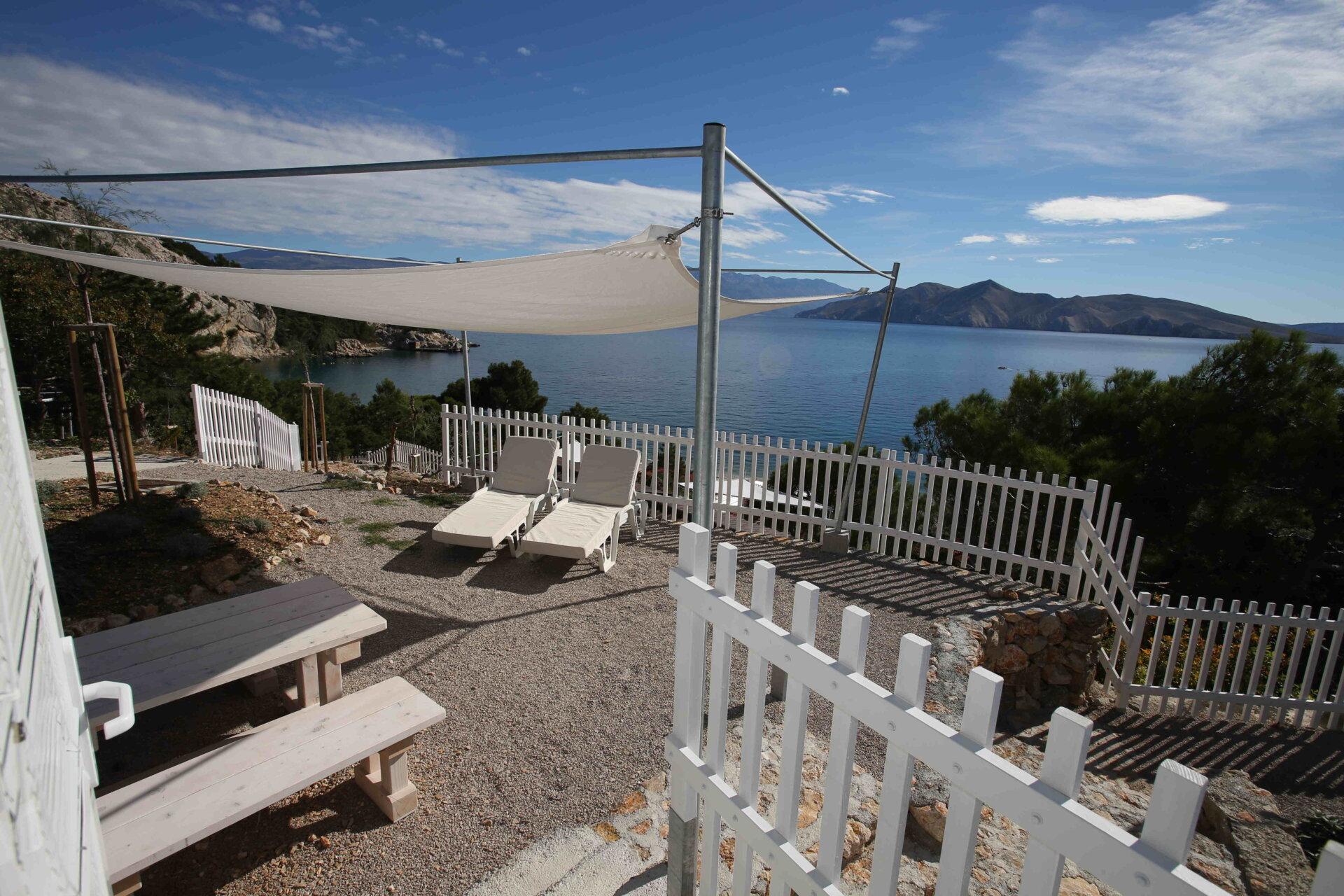 Sunny terrace of the naturist Bunculuka Camping Home with a sea view Sunny terrace of the naturist Bunculuka Camping Home with a sea view