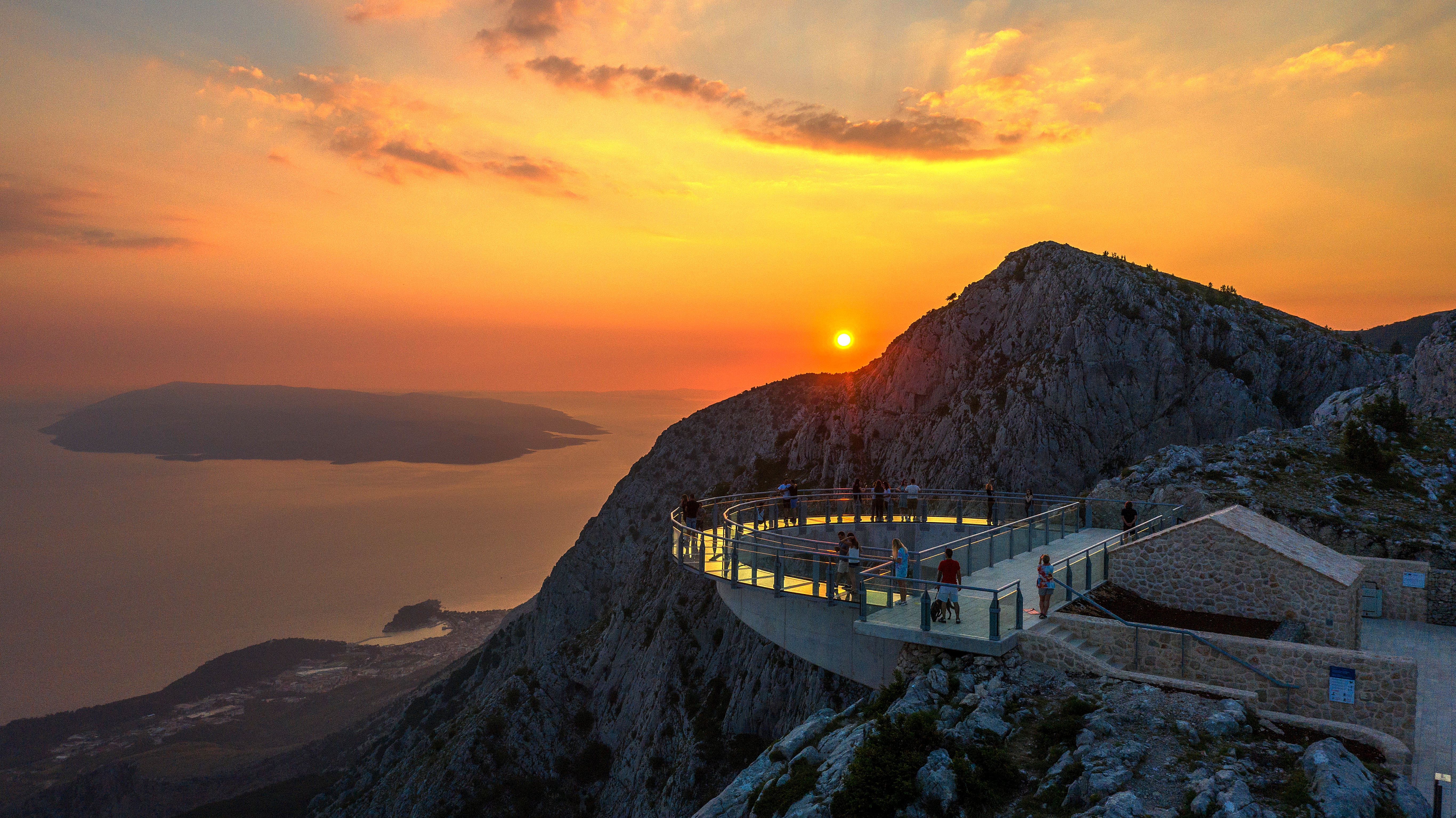 Skywalk Biokovo während des Sonnenuntergangs