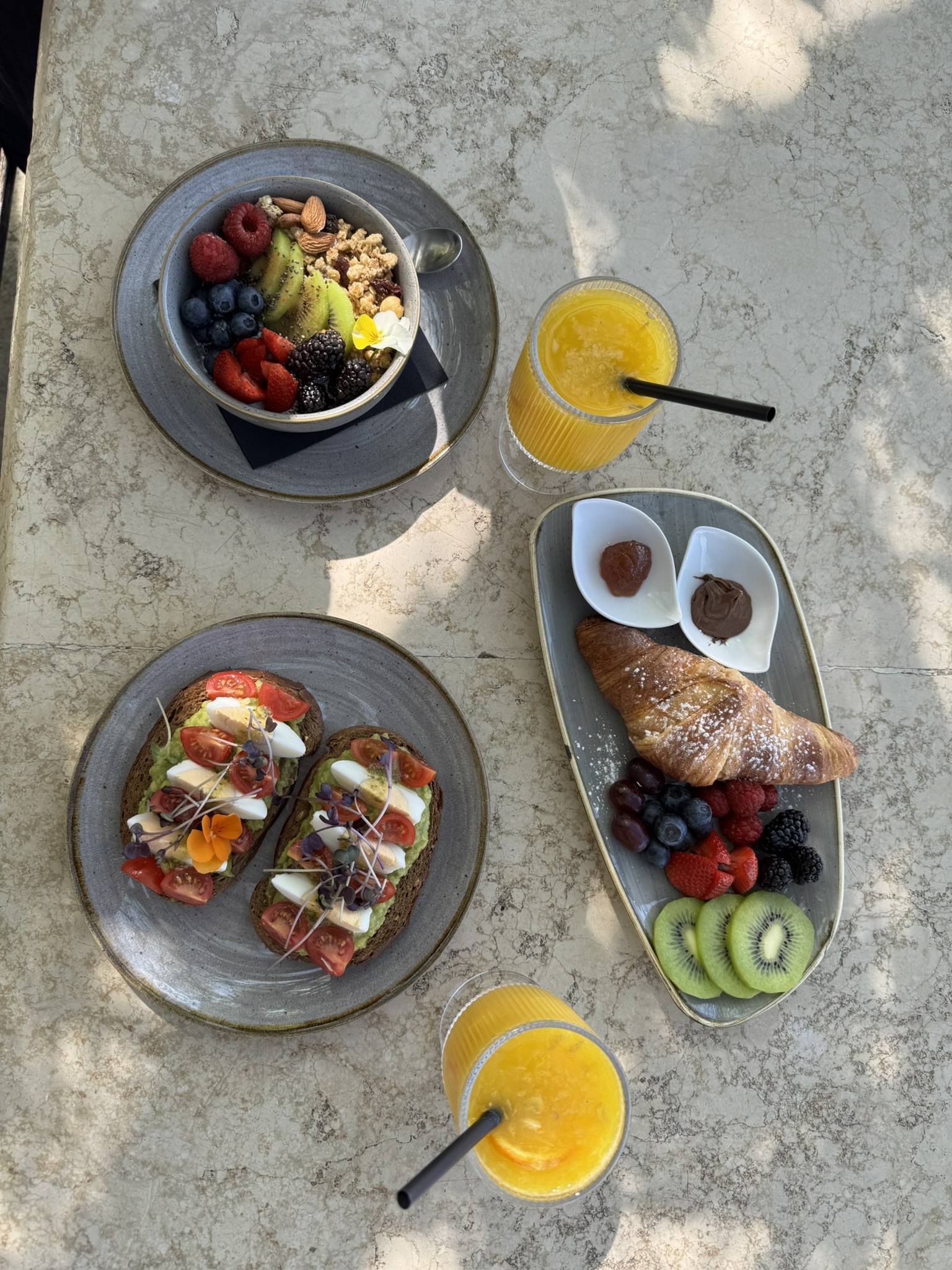 Mediteranski brunch s francuskim štihom u caffe baru Ladonja
