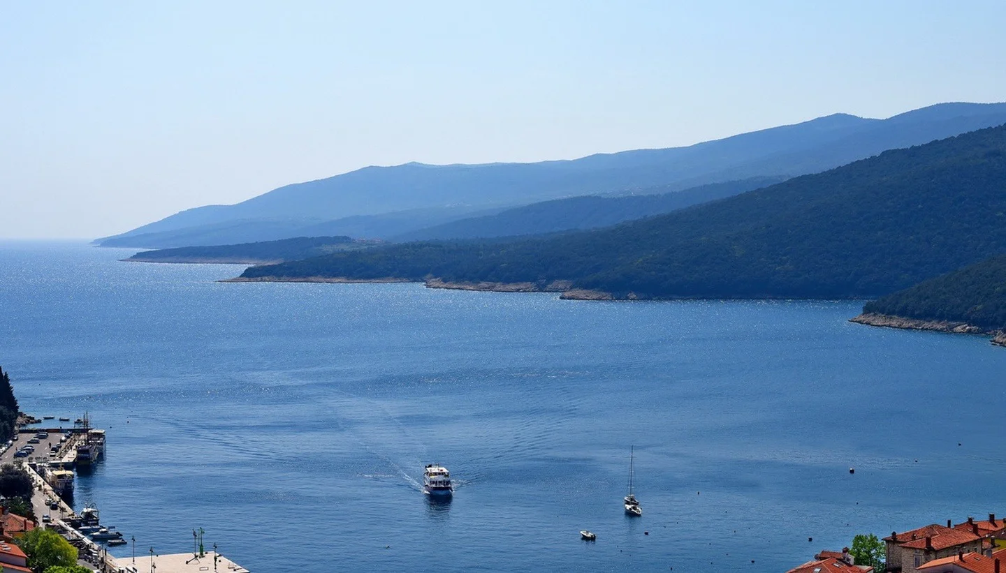 Pogled na predivnu obalu Rapca