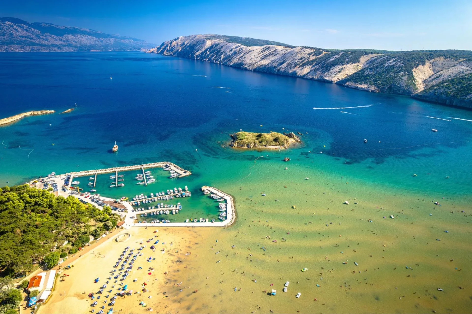 Rajska plaža je jedna od najpoznatijih pje&scaron;čanih plaža na kvarnerskim otocima