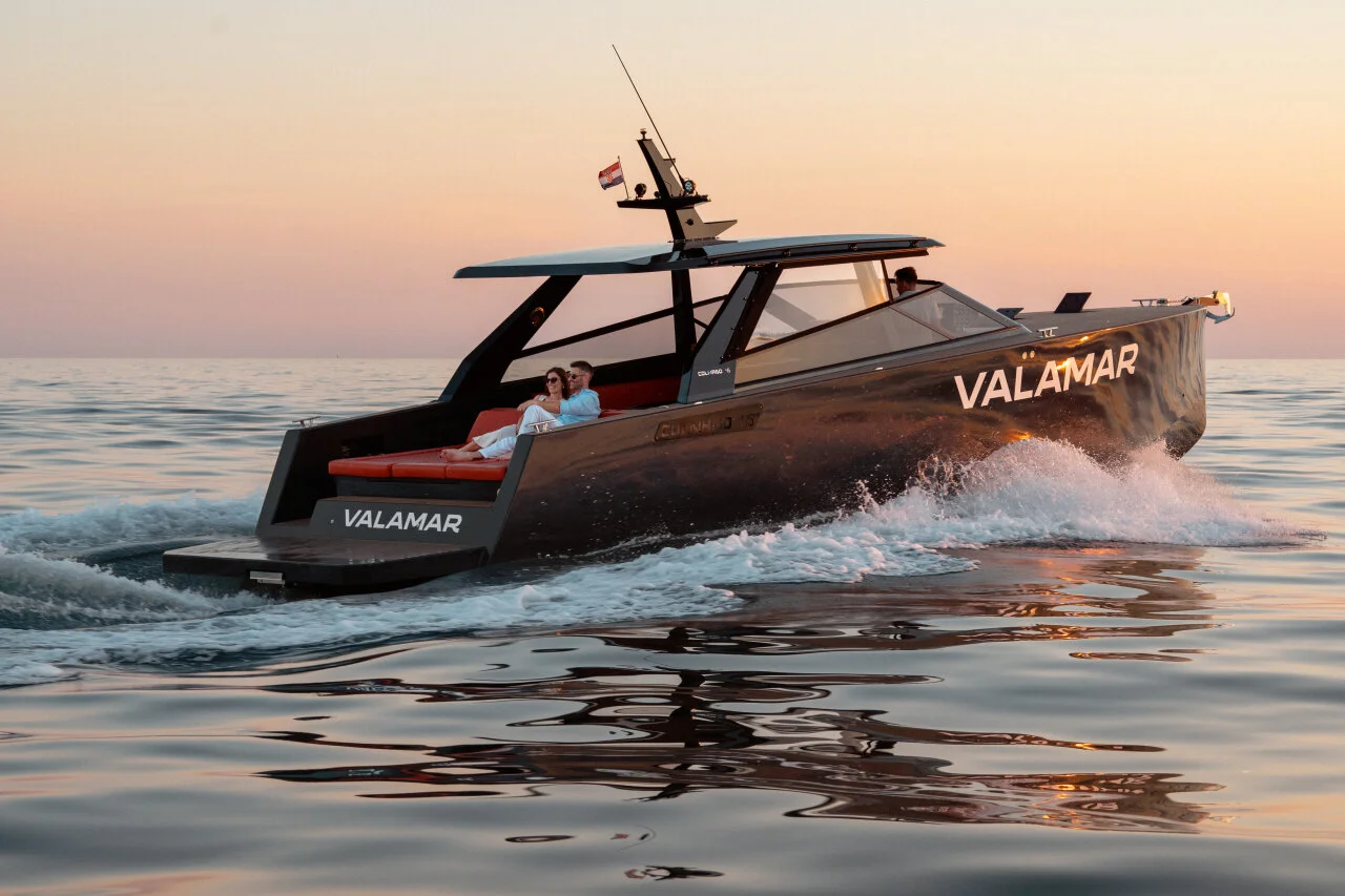 Private Tour on a Luxury Sports Yacht