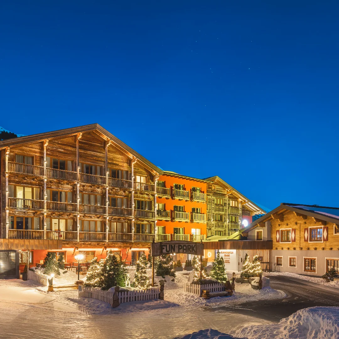 Kesselspitze Hotel & Chalet, Valamar Collection at night in Obertauern